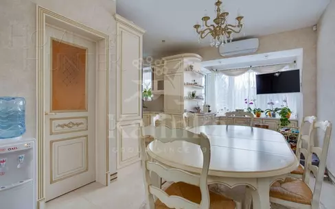 3-этажный таунхаус 300 м² с отделкой