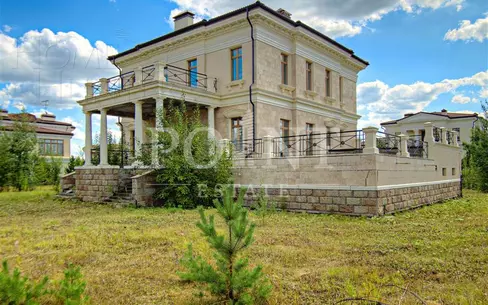 2-этажный коттедж 637 м² без отделки