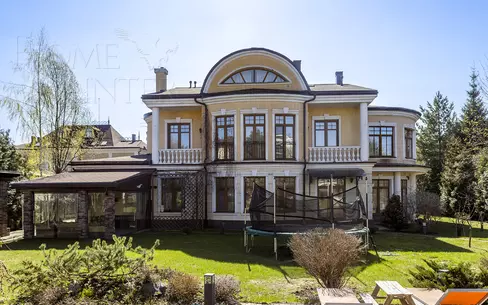 2-этажный коттедж 640 м² с отделкой