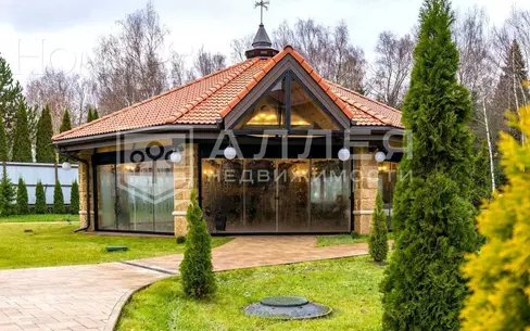 3-этажный коттедж 2 800 м² без отделки