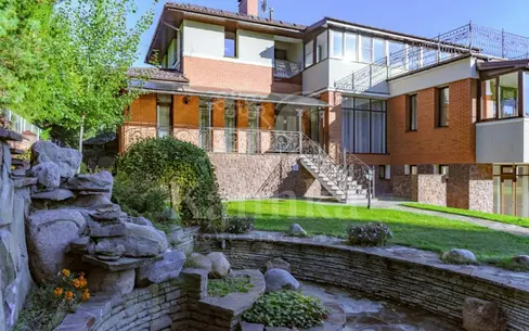 2-этажный коттедж 720 м² с отделкой