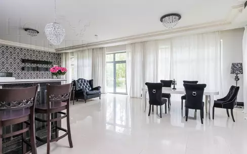 2-этажный коттедж 640 м² с отделкой