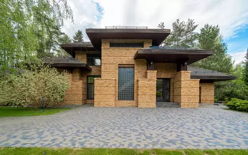 2-этажный коттедж 1 400 м² с отделкой
