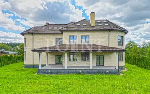 3-этажный коттедж 680 м² без отделки