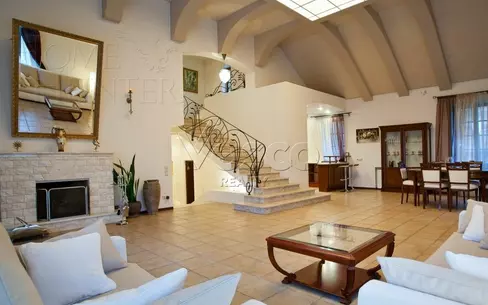 2-этажный коттедж 650 м² с отделкой