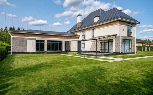 2-этажный коттедж 600 м² с отделкой