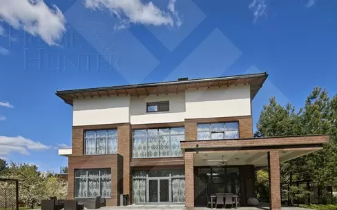 3-этажный коттедж 900 м² с отделкой