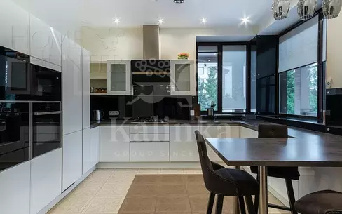 2-этажный коттедж 450 м² с отделкой