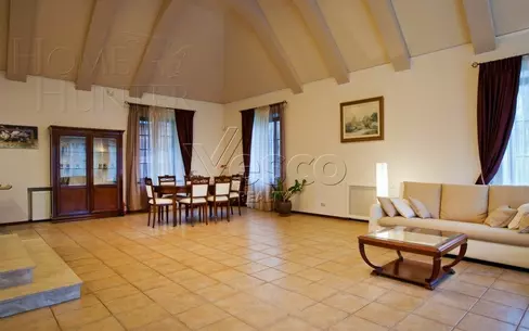 2-этажный коттедж 650 м² с отделкой