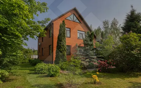 2-этажный коттедж 640 м² с отделкой