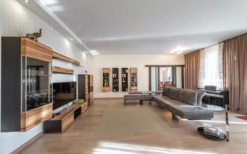 2-этажный коттедж 700 м² с отделкой