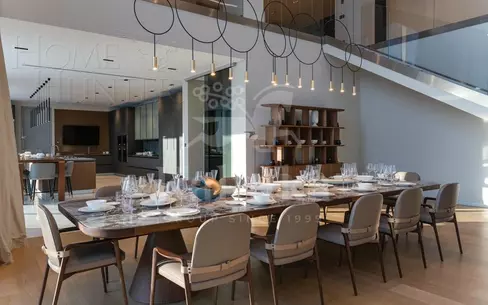 3-этажный коттедж 2 600 м² с отделкой