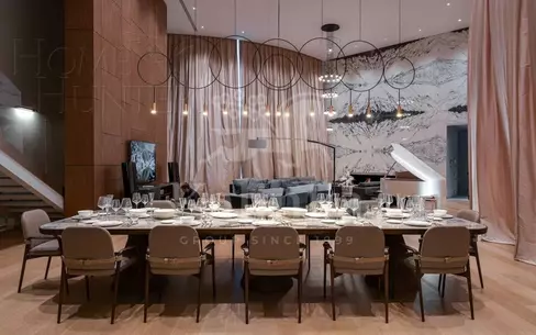 3-этажный коттедж 2 600 м² с отделкой