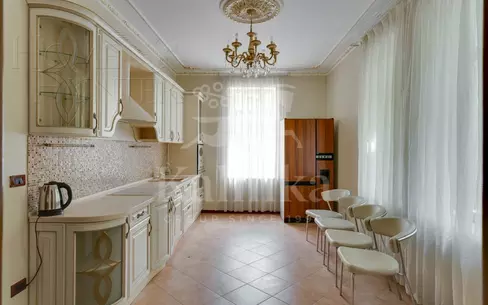 2-этажный коттедж 650 м² с отделкой