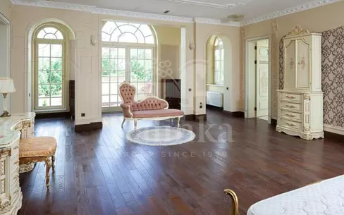 2-этажный коттедж 1 700 м² с отделкой