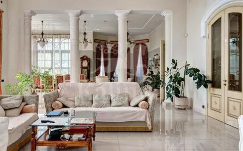 2-этажный коттедж 1 300 м² с отделкой