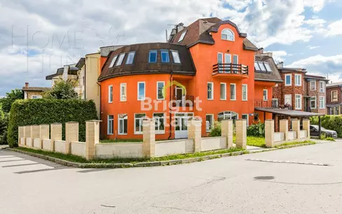 3-этажный таунхаус 316 м² с отделкой