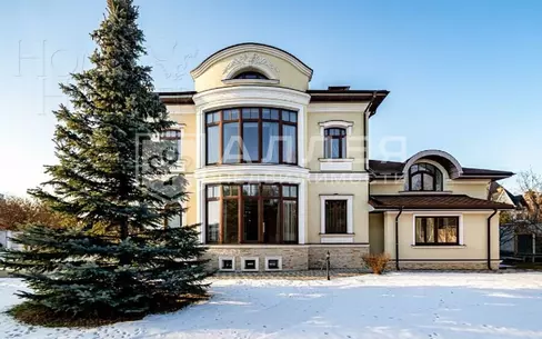 3-этажный коттедж 860 м² с отделкой