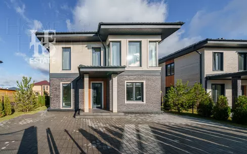 2-этажный коттедж 242.4 м² с отделкой
