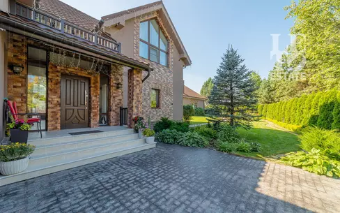 2-этажный коттедж 699 м² с отделкой