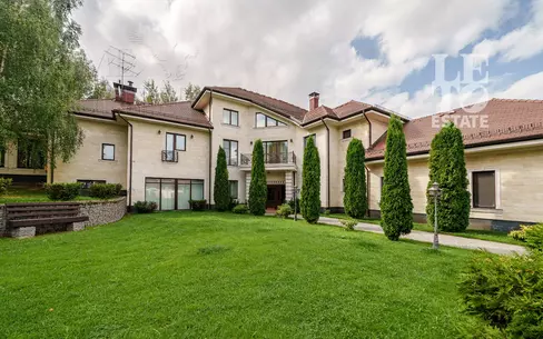 2-этажный коттедж 848 м² без отделки