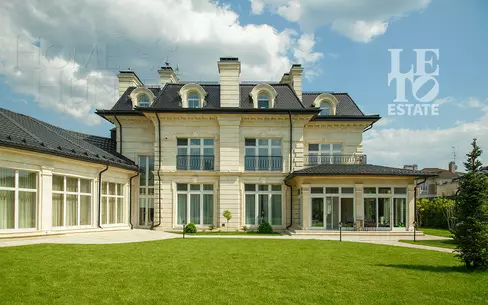 2-этажный коттедж 1 200 м² с отделкой