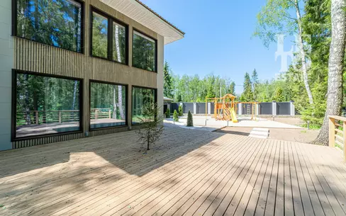 2-этажный коттедж 257 м² с отделкой