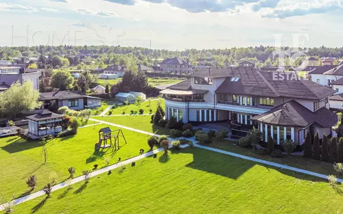 2-этажный коттедж 1 150 м² с отделкой