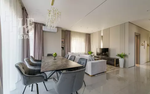 2-этажный коттедж 242.4 м² с отделкой