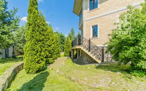 2-этажный коттедж 479.7 м² с отделкой