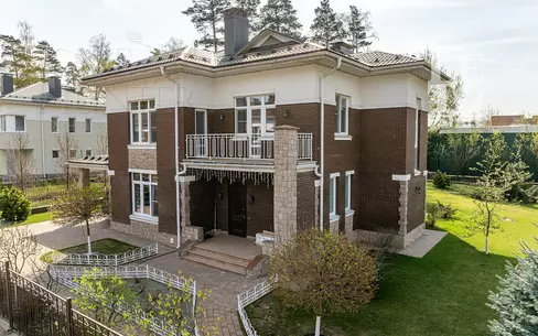 2-этажный коттедж 214 м² с отделкой