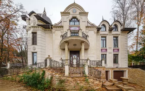 2-этажный коттедж 1 100 м² с отделкой