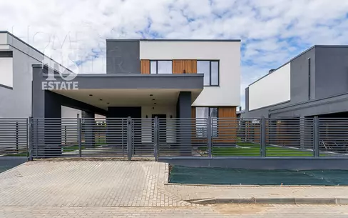 2-этажный коттедж 300 м² с отделкой