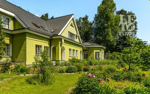 2-этажный коттедж 675.8 м² с отделкой