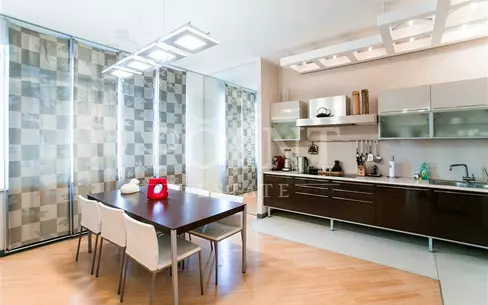 3-КОМН. КВАРТИРА С ОТДЕЛКОЙ 130 М² НА 2 ЭТАЖЕ