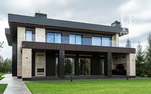 9-комн. кв., 11000 м², 2 этаж