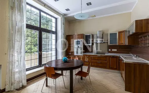 2-этажный коттедж 640 м² с отделкой