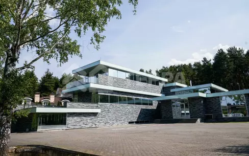 3-этажный коттедж 1 546 м² без отделки