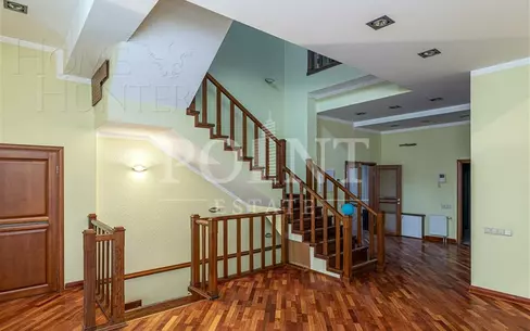 2-этажный коттедж 640 м² с отделкой