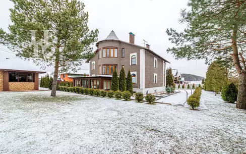 3-этажный коттедж 673.2 м² с отделкой