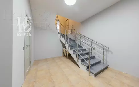3-этажный таунхаус 250 м² с отделкой