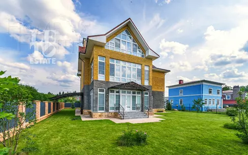 3-этажный коттедж 500 м² с отделкой