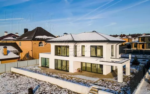 2-этажный коттедж 303 м² без отделки