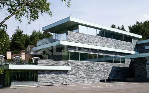 3-этажный коттедж 1 546 м² без отделки