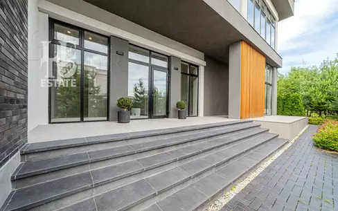 2-этажный коттедж 720 м² с отделкой