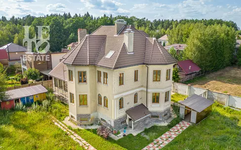 2-этажный коттедж 1 028 м² с отделкой