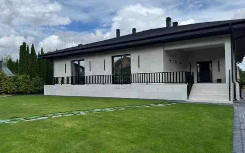 1-этажный коттедж 990 м² с отделкой