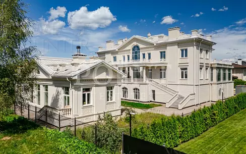 3-этажный коттедж 1 532 м² без отделки