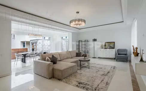 2-этажный коттедж 400 м² с отделкой