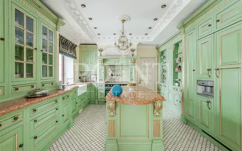 2-этажный коттедж 650 м² с отделкой